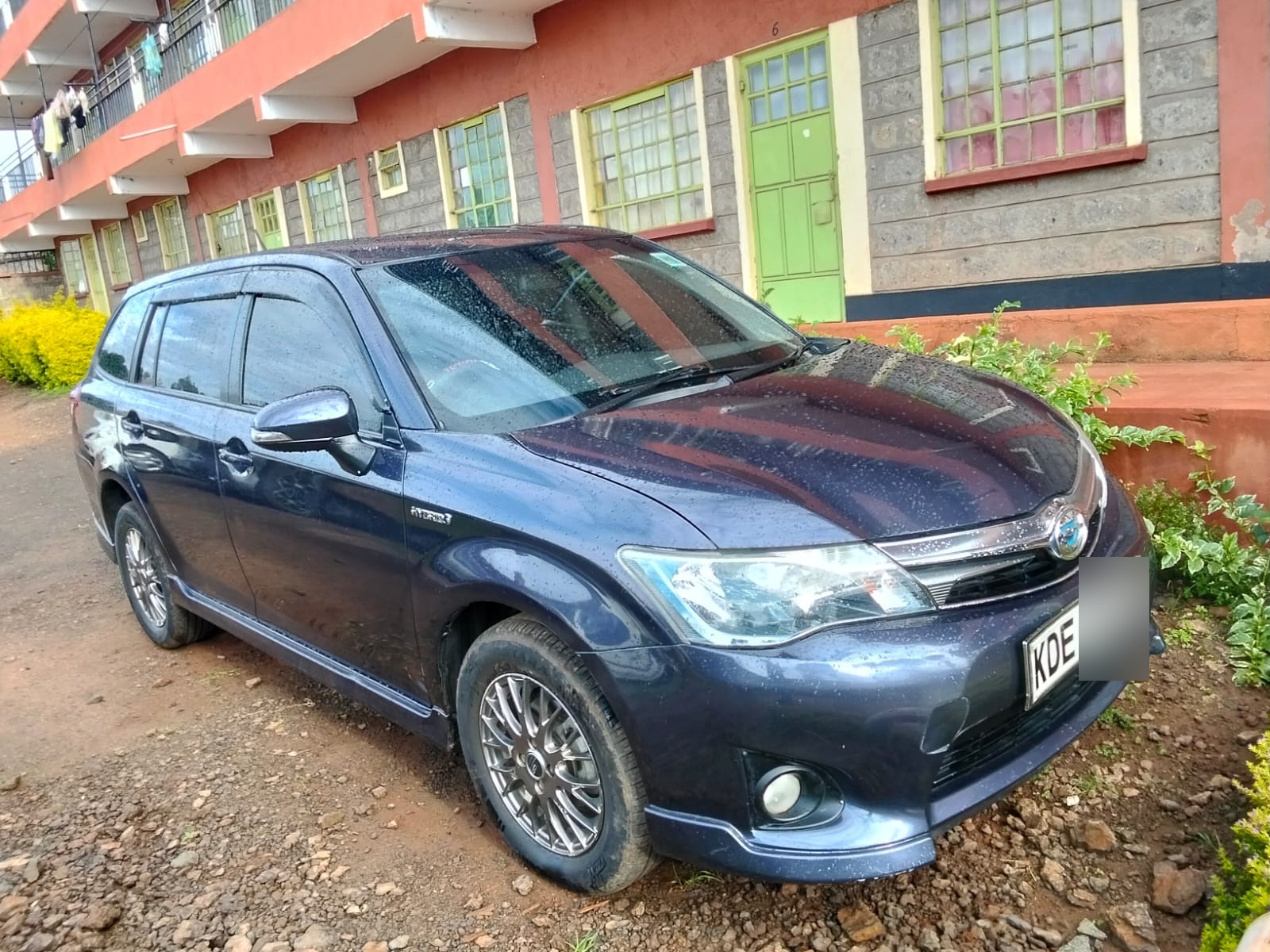 Toyota Fielder Hybrid — Navy